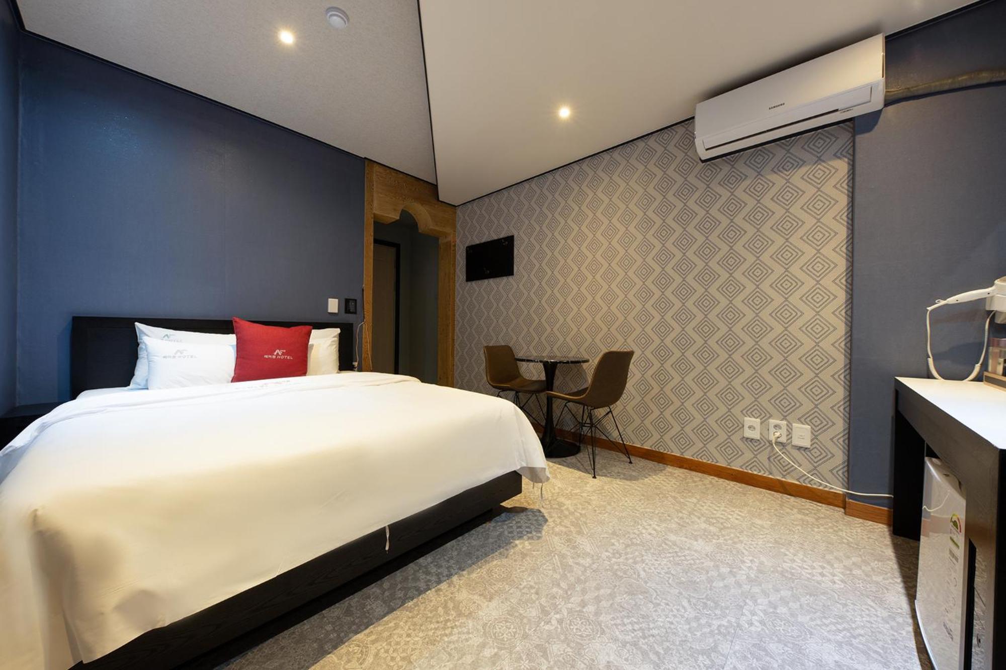 Cheonan A One Hotel Camera foto